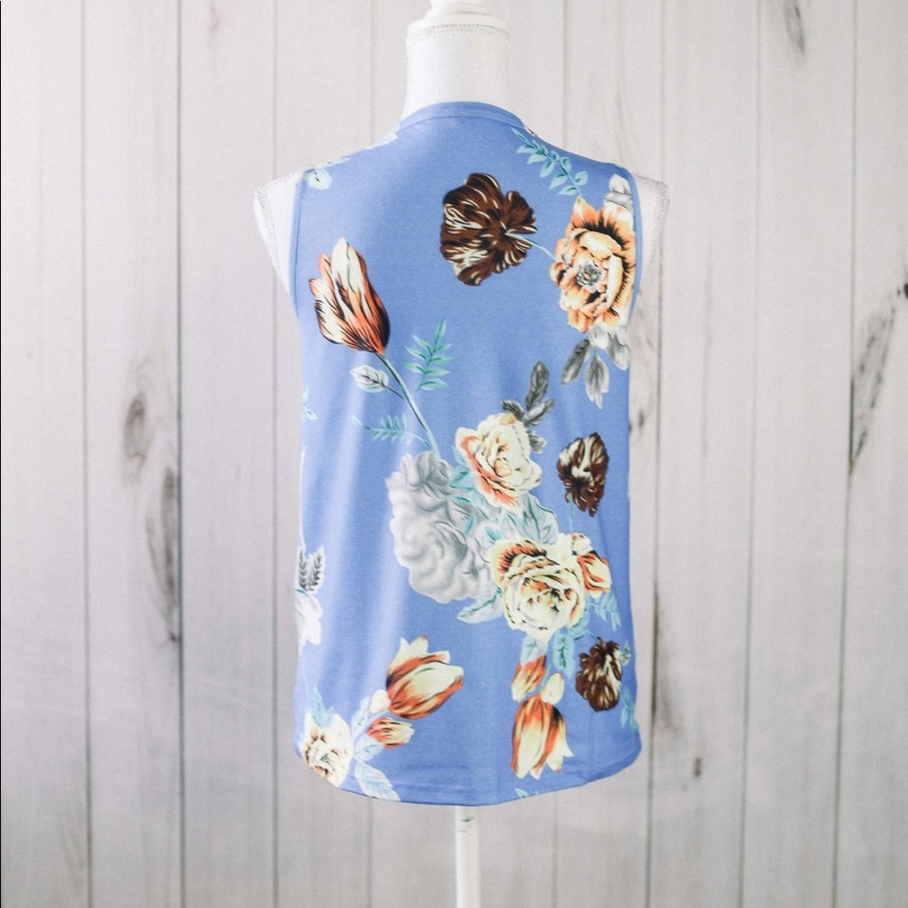 The Maya Top- blue keyhole sleeveless top - Picture 4 of 10